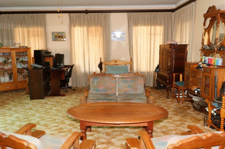 5 Bedroom Property for Sale in Wilkoppies North West